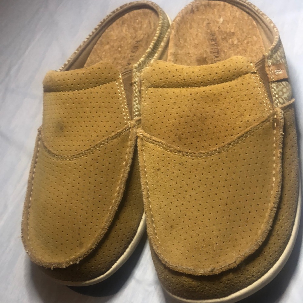 Woman’s orthopedic fall Revitalign Tan Suede comfort Slip-On Shoes